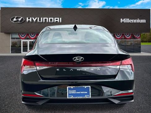 Used 2023 Hyundai Elantra SEL FWD image 7