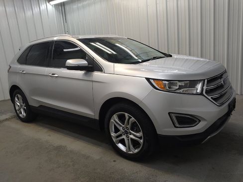 Used 2018 Ford Edge Titanium w/ Technology Package AWD/4WD image 11
