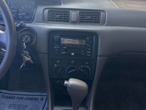 Used 2001 Toyota Camry XLE FWD image 10