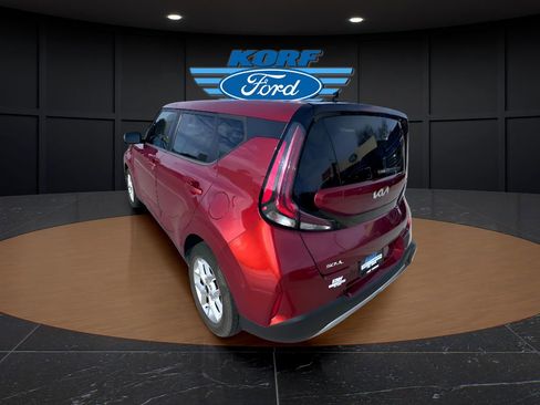 Used 2023 Kia Soul LX w/ LX Technology Package image 3