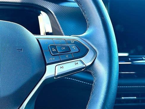 Used 2024 Volkswagen Atlas Cross Sport SEL Premium R-Line image 18