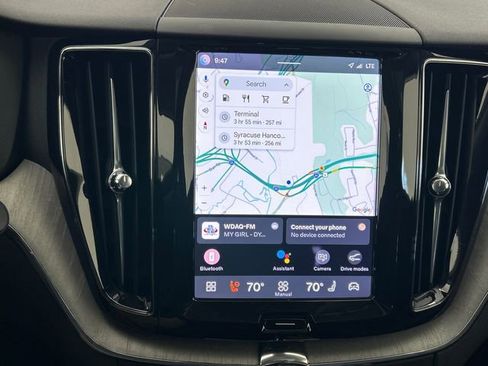 Certified 2025 Volvo XC60 B5 Plus image 16