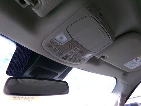 Used 2021 Ford Expedition XLT image 28