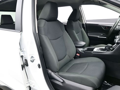 Used 2024 Toyota RAV4 LE image 13