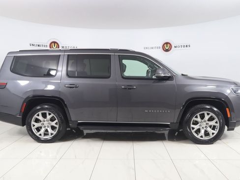 Used 2022 Jeep Wagoneer Series I w/ Premium Group I AWD/4WD image 2