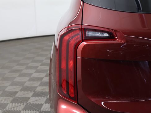 Certified 2023 Kia Telluride S w/ S Sunroof Package AWD/4WD image 17