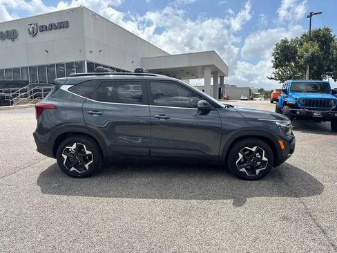 Used 2026 Kia Seltos EX FWD image 16