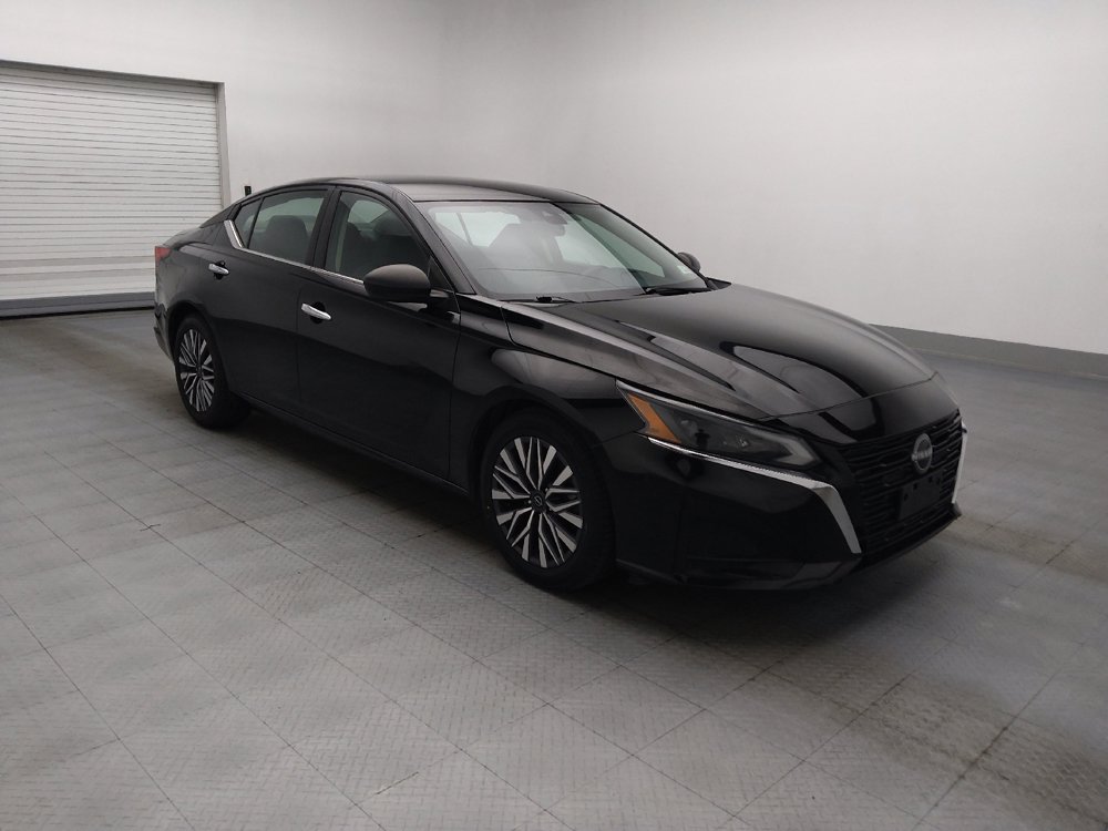 Used 2024 Nissan Altima 2.5 SV FWD image 11