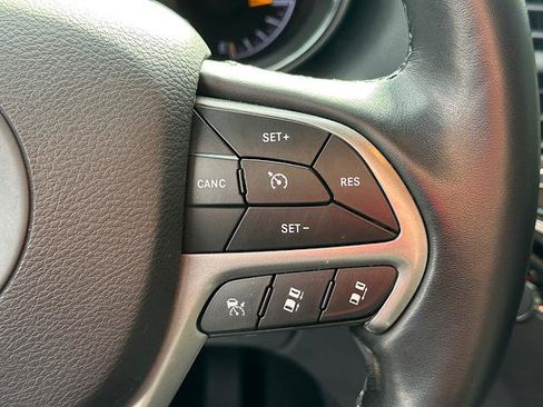 Used 2022 Jeep Grand Cherokee Limited w/ Trailer Tow Group IV image 24