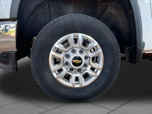 Used 2023 Chevrolet Silverado 2500 LT AWD/4WD image 10