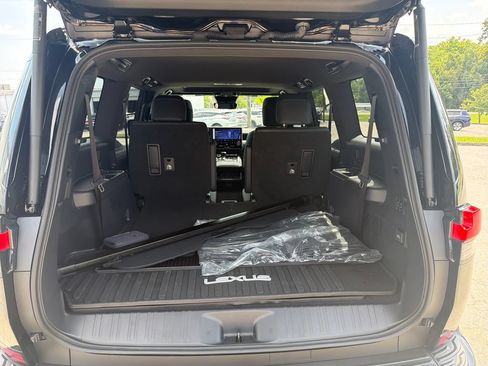 Used 2024 Lexus GX 550 w/ Accessory Package (2T) AWD/4WD image 9