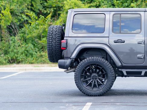 Used 2025 Jeep Wrangler Unlimited Sahara AWD/4WD image 6
