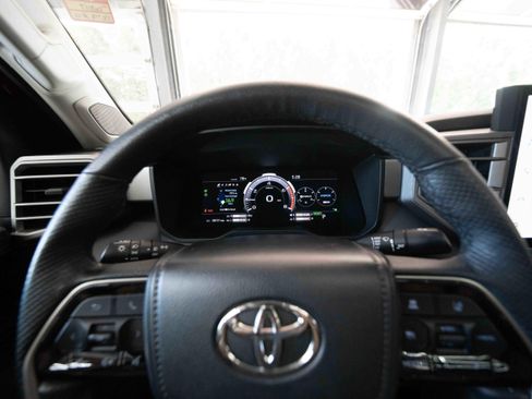 Used 2023 Toyota Tundra Limited AWD/4WD image 15