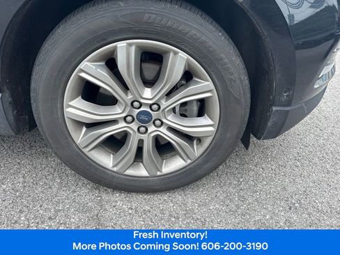 Used 2019 Ford Edge Titanium w/ Equipment Group 301A AWD/4WD image 4