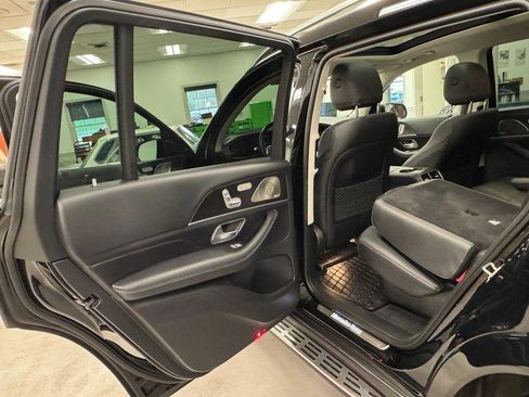 Used 2023 Mercedes-Benz GLS 450 4MATIC image 17