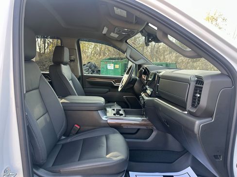 Used 2025 Chevrolet Silverado 2500 LT w/ Trail Boss Package image 31