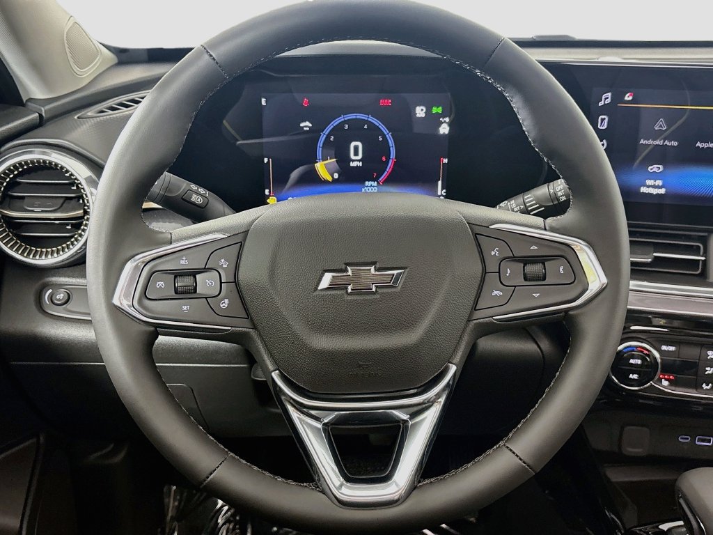 New 2026 Chevrolet Trax ACTIV w/ Sunroof Package FWD image 11