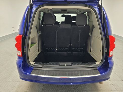 Used 2019 Dodge Grand Caravan SE FWD image 29