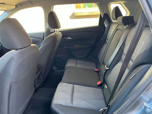 Used 2025 Nissan Rogue SV image 28