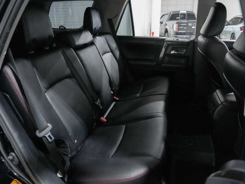 Used 2018 Toyota 4Runner TRD Off-Road Premium AWD/4WD image 32