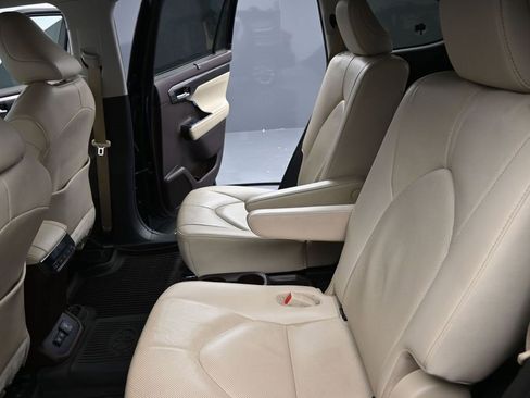 Used 2020 Toyota Highlander Limited image 15