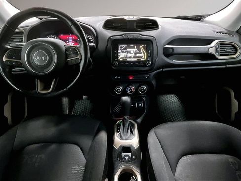 Used 2017 Jeep Renegade Latitude image 8