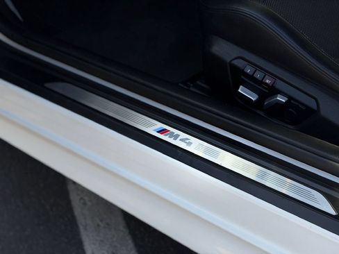 Used 2018 BMW M4 Coupe RWD image 17