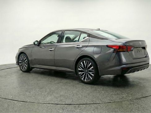 Used 2025 Nissan Altima 2.5 SV image 6