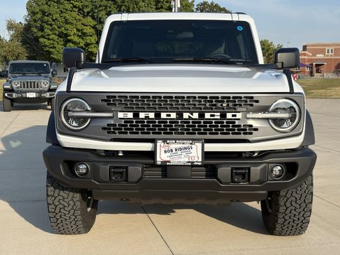 New 2025 Ford Bronco Badlands image 2