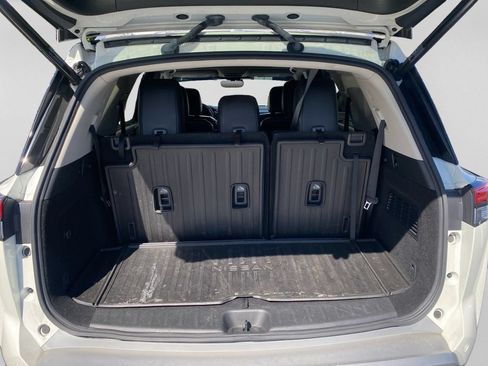 Used 2023 Nissan Pathfinder Platinum FWD image 26