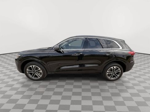 Used 2025 Audi Q5 Premium w/ 19" Wheel Package AWD/4WD image 2
