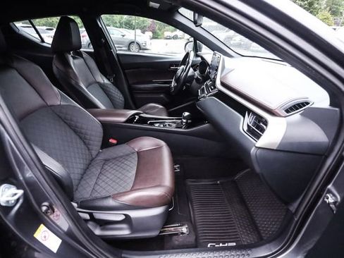 Used 2019 Toyota C-HR Limited FWD image 54