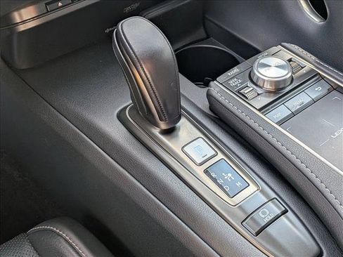 Used 2022 Lexus LC 500 Convertible image 17