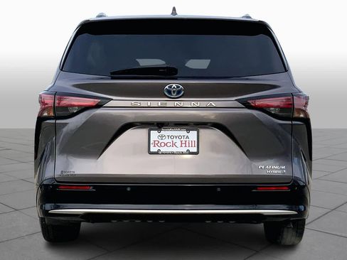 Certified 2021 Toyota Sienna Platinum image 7