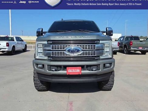 Used 2019 Ford F250 Platinum w/ FX4 Off-Road Package AWD/4WD image 3