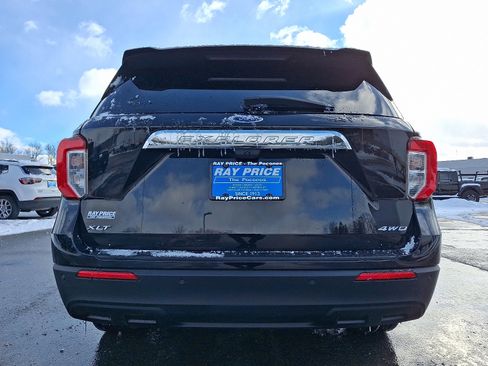 Certified 2022 Ford Explorer XLT image 5