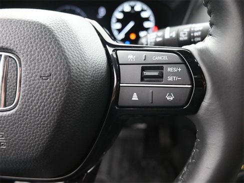 Used 2023 Honda HR-V EX-L image 2