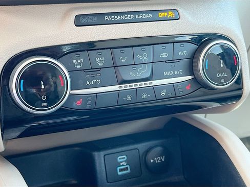 Used 2022 Ford Escape Titanium w/ Class II Trailer Tow Package image 20