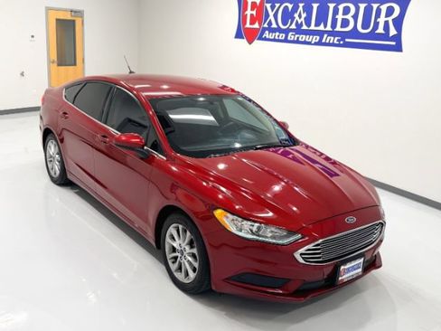 Used 2017 Ford Fusion SE w/ Fusion SE Technology Package FWD image 37