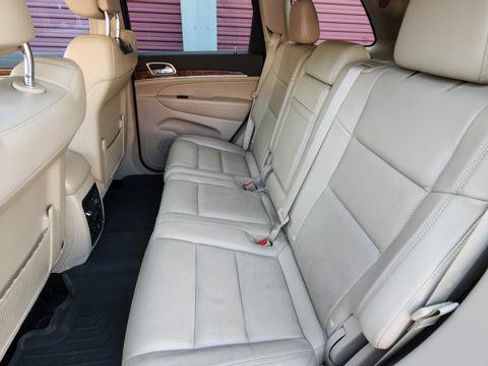 Used 2012 Jeep Grand Cherokee Limited w/ Luxury Group II AWD/4WD image 15