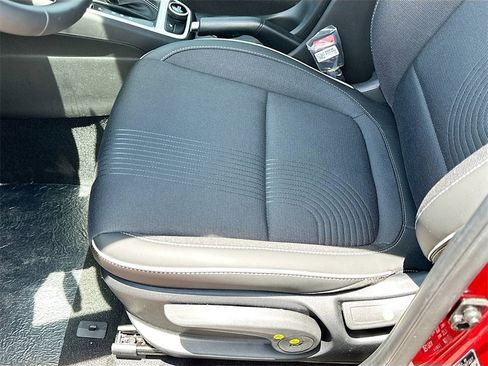 New 2025 Hyundai Venue Limited image 17