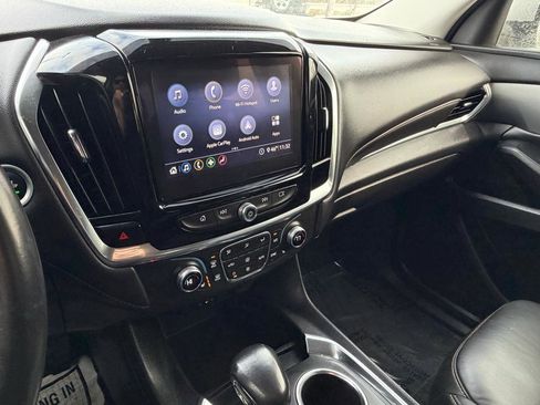 Used 2021 Chevrolet Traverse LT image 10