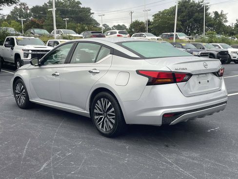 Used 2024 Nissan Altima 2.5 SV FWD image 5