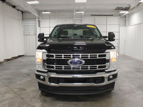 Used 2024 Ford F250 XLT image 3