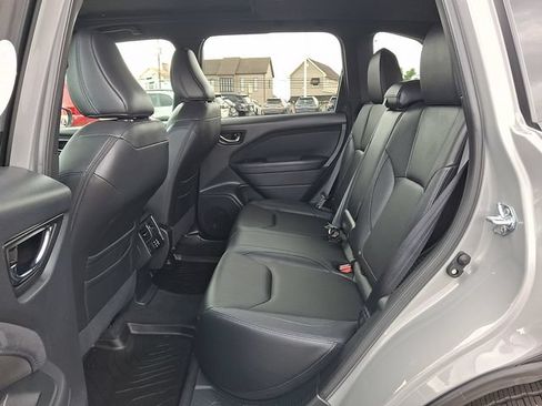 Used 2025 Subaru Forester Limited AWD/4WD image 11