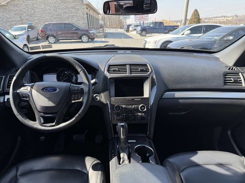 Used 2019 Ford Explorer XLT w/ Equipment Group 202A image 25