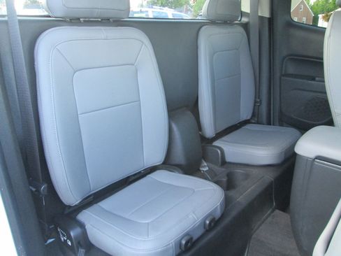 Used 2015 Chevrolet Colorado LT w/ Luxury Package image 14