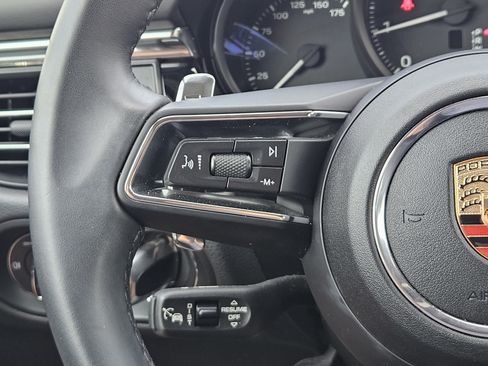 Certified 2025 Porsche Macan AWD/4WD image 26