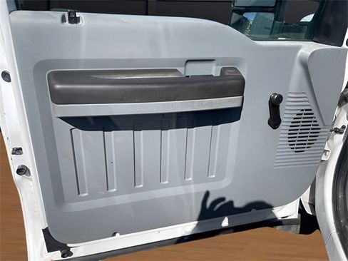 Used 2013 Ford F550 4x4 SuperCab Super Duty w/ Payload Upgrade Pkg image 10