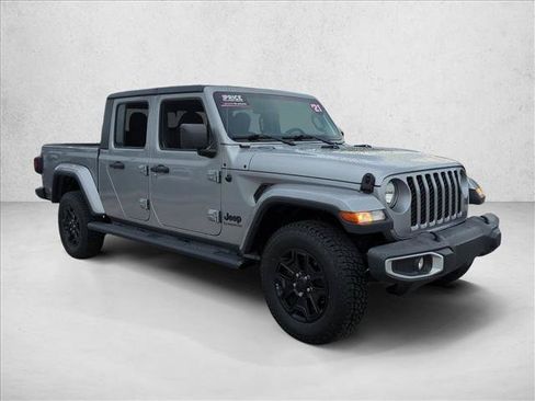 Used 2021 Jeep Gladiator Sport AWD/4WD image 3